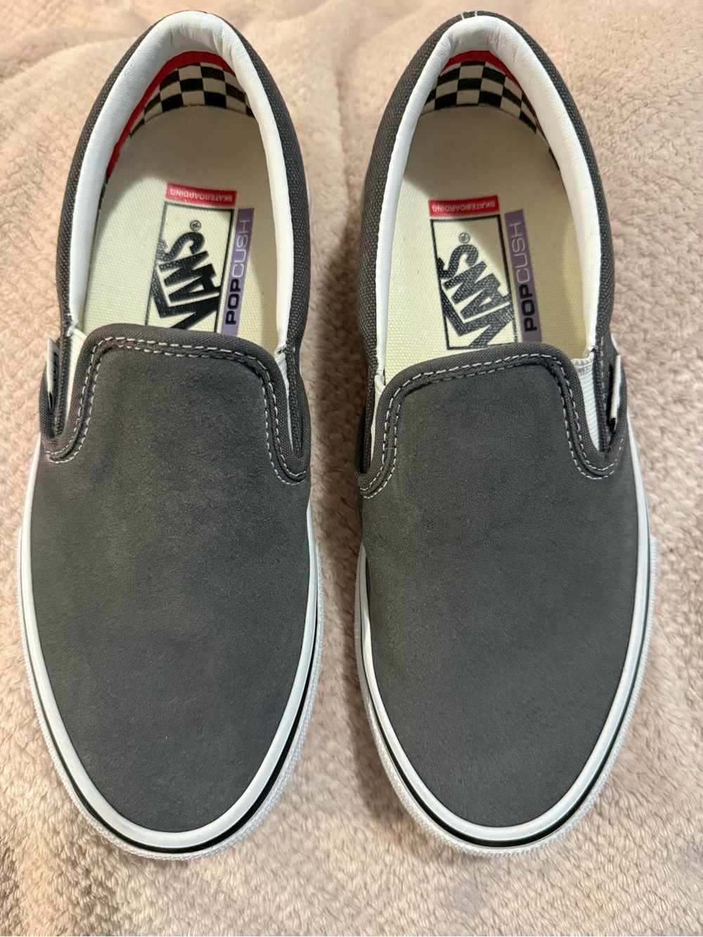 Vans Women’s Classic Slip-On Sneakers sz 7 men’s size 5.5